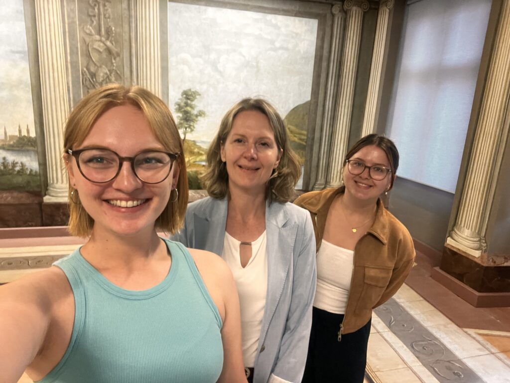 Young Travellers 2025 Sophia and Melanie with Steffi Behrendt from the City of Stralsund